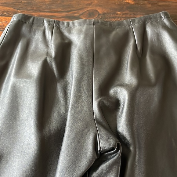Danier Black Leather Pants Flat Front Boot Cut size 6 - Picture 9 of 9